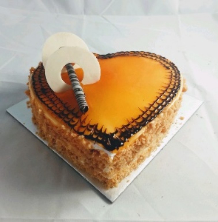 1kg Heartshape Butter Scotch Cake cake delivery Delhi