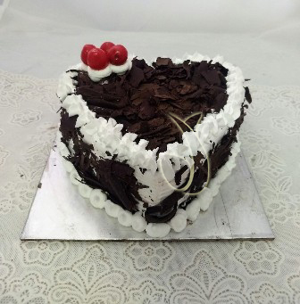 1Kg Heartshape Black Forest Cake cake delivery Delhi