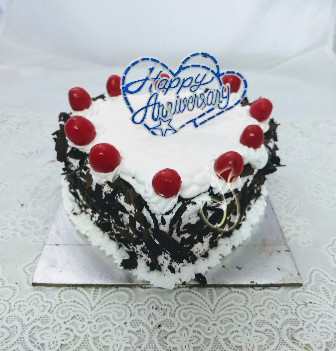 1kg Black Forest Heart-shape Cake cake delivery Delhi