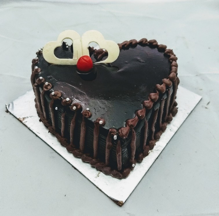 1Kg Heart Shape Chocolate Cake cake delivery V.V.nagar