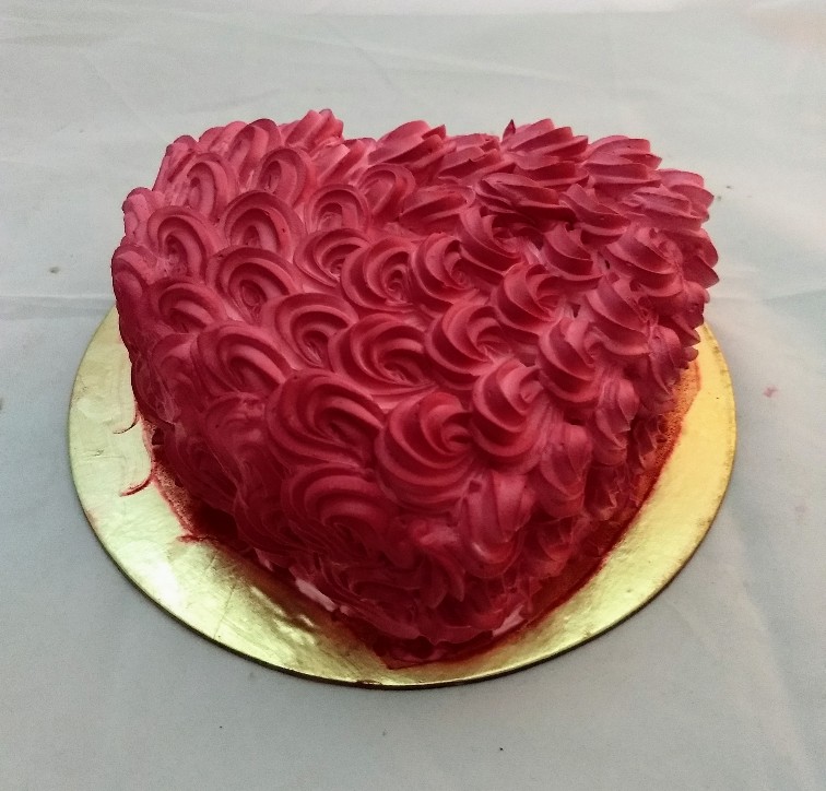 1Kg Red Rose Heartshape Cake cake delivery Delhi
