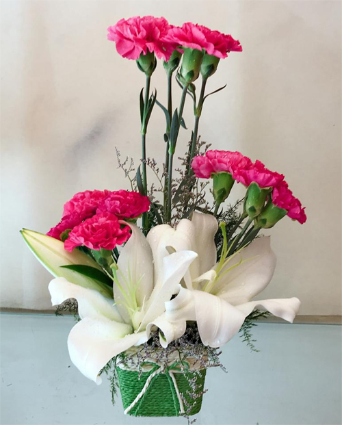 Arrangement of Pink Carnation & White Lilly  cake delivery Delhi