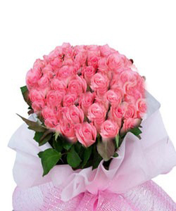 Hand Bunch of 30 Pink roses cake delivery Delhi