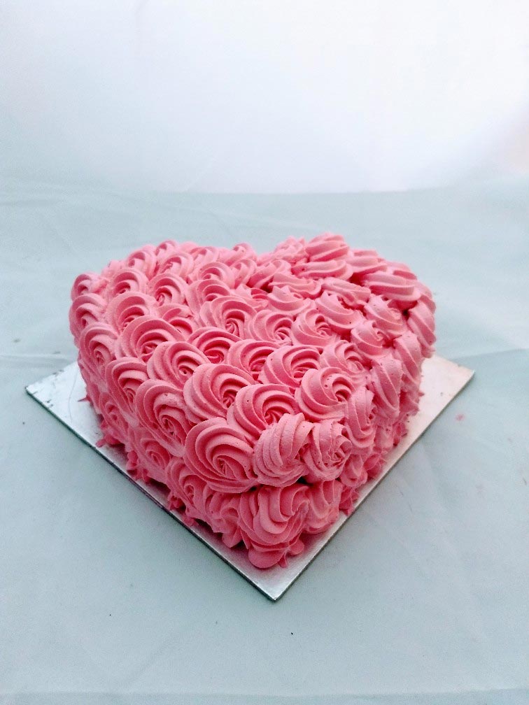 1kg Rose Heartshape Cake cake delivery Delhi