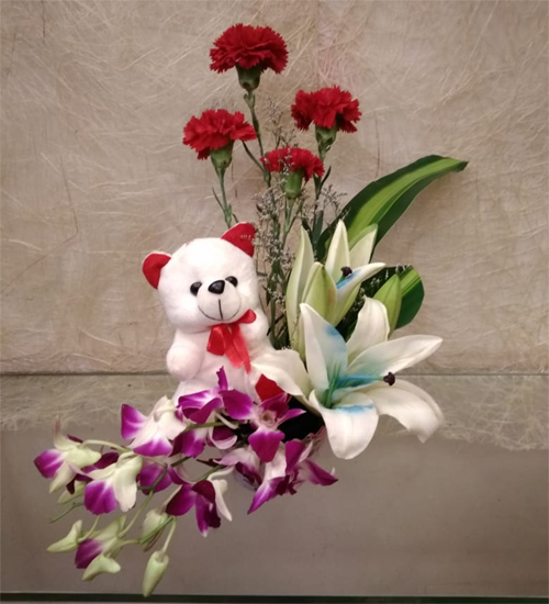 Teddy & Flowers cake delivery Delhi